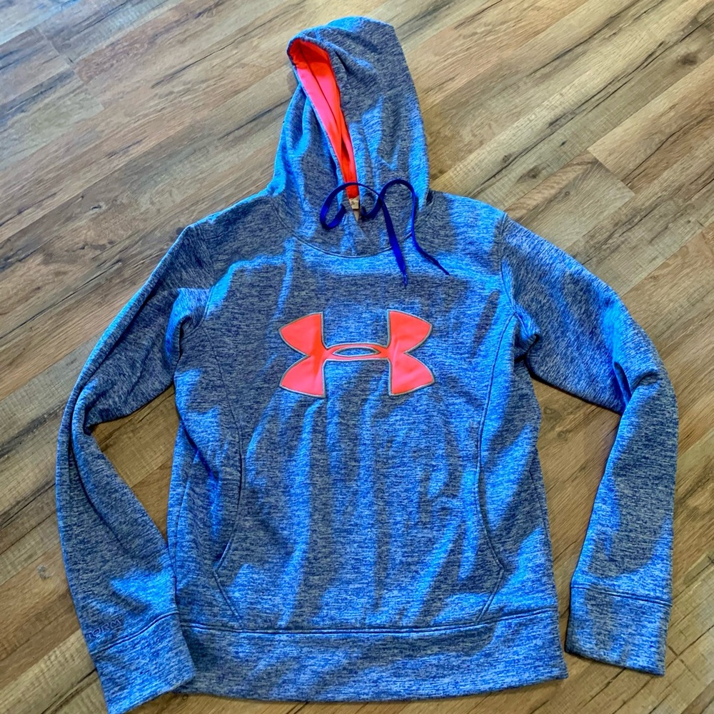 Under Armour hooded pullover, size S